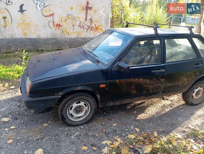 Хэтчбек ВАЗ / Lada 2109 2003 в Кривом Роге фото 11 Хэтчбек ВАЗ / Lada 2109 2003 в Кривом Роге