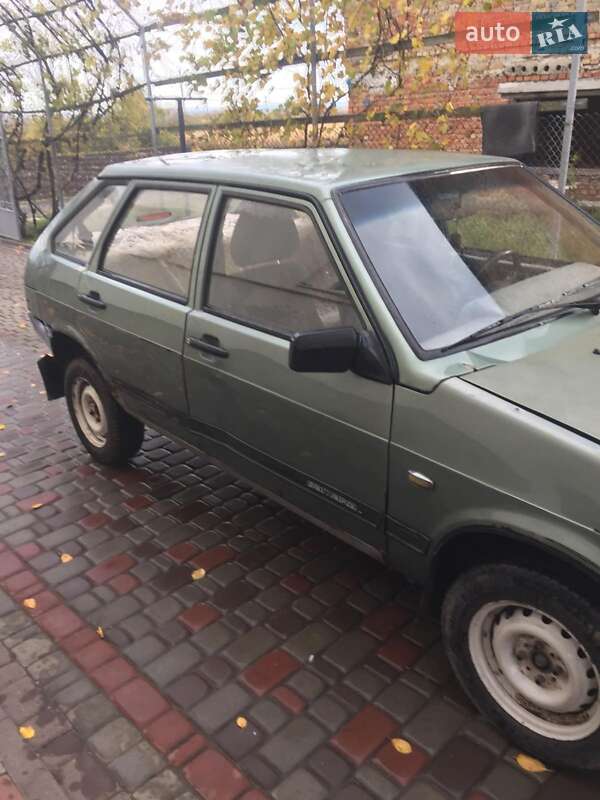 Хэтчбек ВАЗ / Lada 2109 2008 в Золочеве