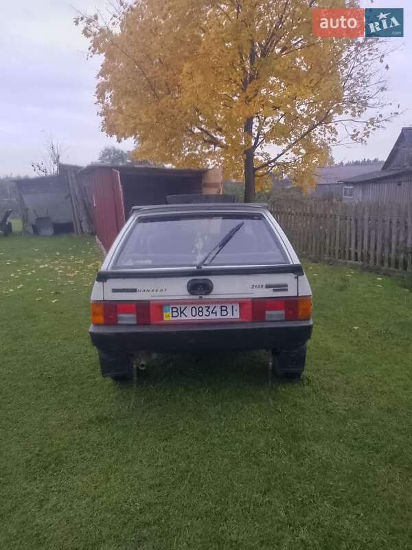 Хэтчбек ВАЗ / Lada 2109 1992 в Ровно