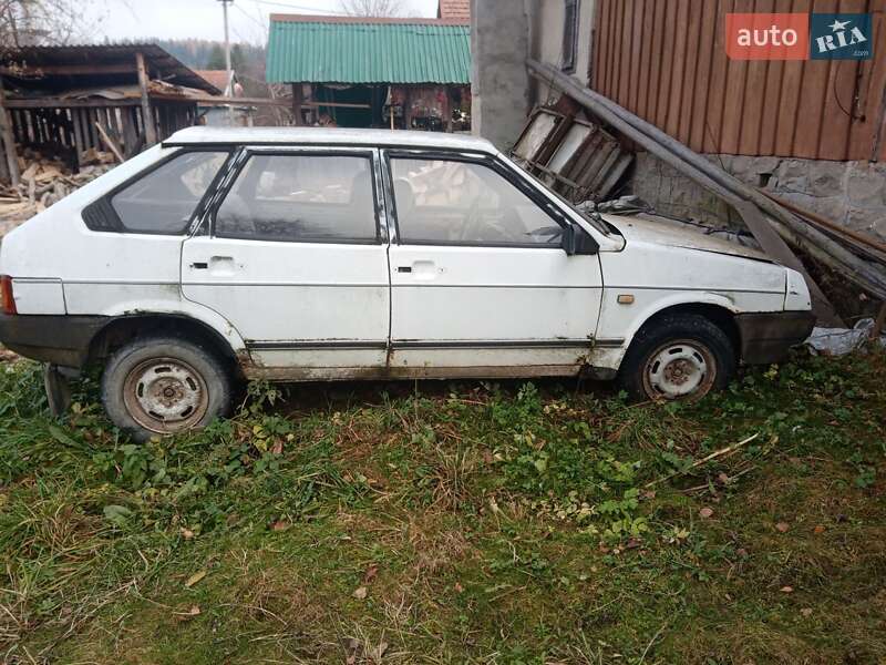 Хэтчбек ВАЗ / Lada 2109 1991 в Микуличине