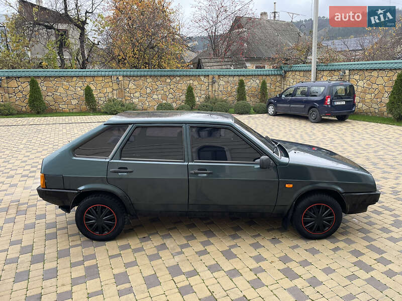 Хэтчбек ВАЗ / Lada 2109 2005 в Могилев-Подольске фото 13 Хэтчбек ВАЗ / Lada 2109 2005 в Могилев-Подольске