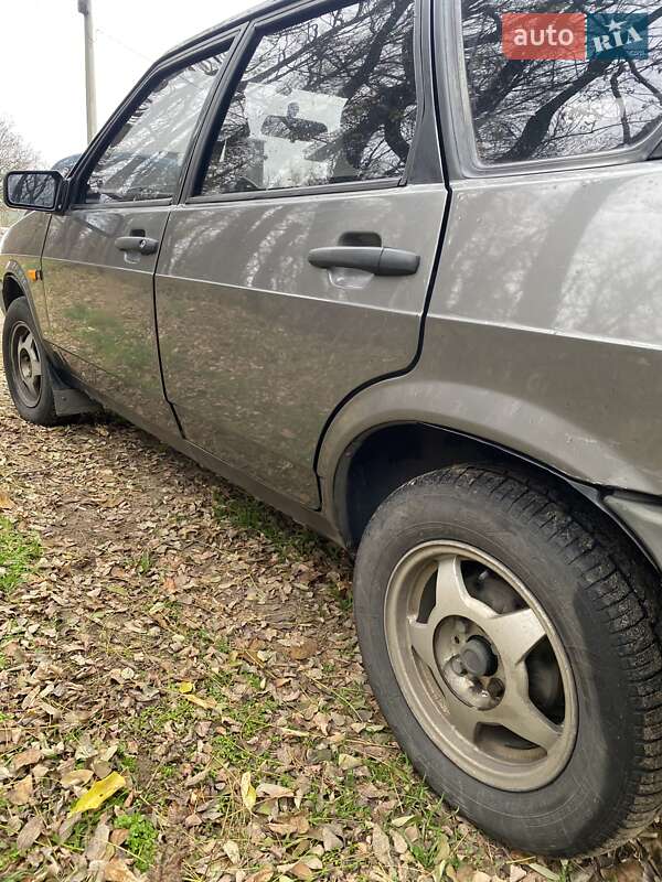 Хэтчбек ВАЗ / Lada 2109 1991 в Днепре фото 8 Хэтчбек ВАЗ / Lada 2109 1991 в Днепре