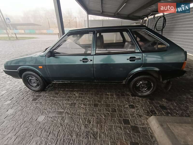 Хетчбек ВАЗ / Lada 2109 2004 в Кам'янському