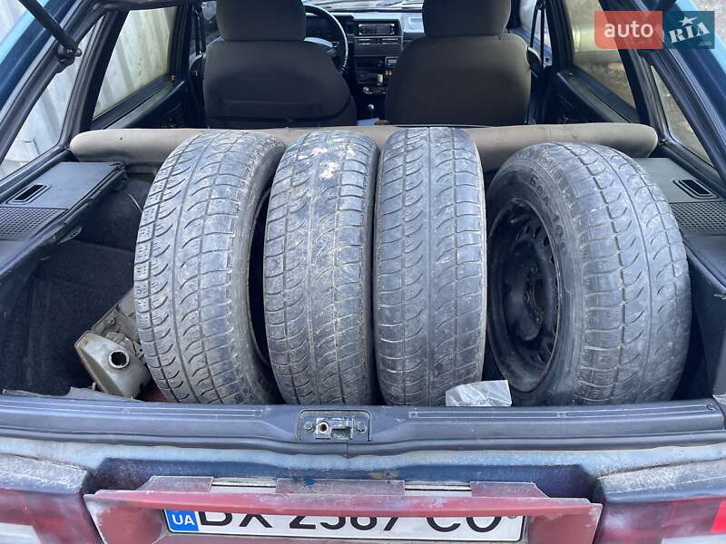 Хэтчбек ВАЗ / Lada 2109 1999 в Киеве фото 11 Хэтчбек ВАЗ / Lada 2109 1999 в Киеве