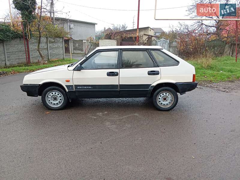 Хэтчбек ВАЗ / Lada 2109 1993 в Николаеве