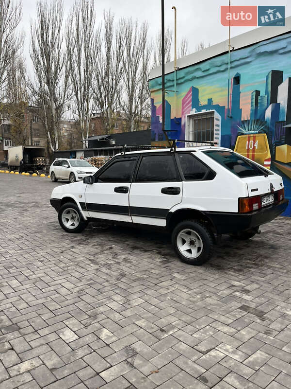 Хэтчбек ВАЗ / Lada 2109 1990 в Кривом Роге фото 2 Хэтчбек ВАЗ / Lada 2109 1990 в Кривом Роге