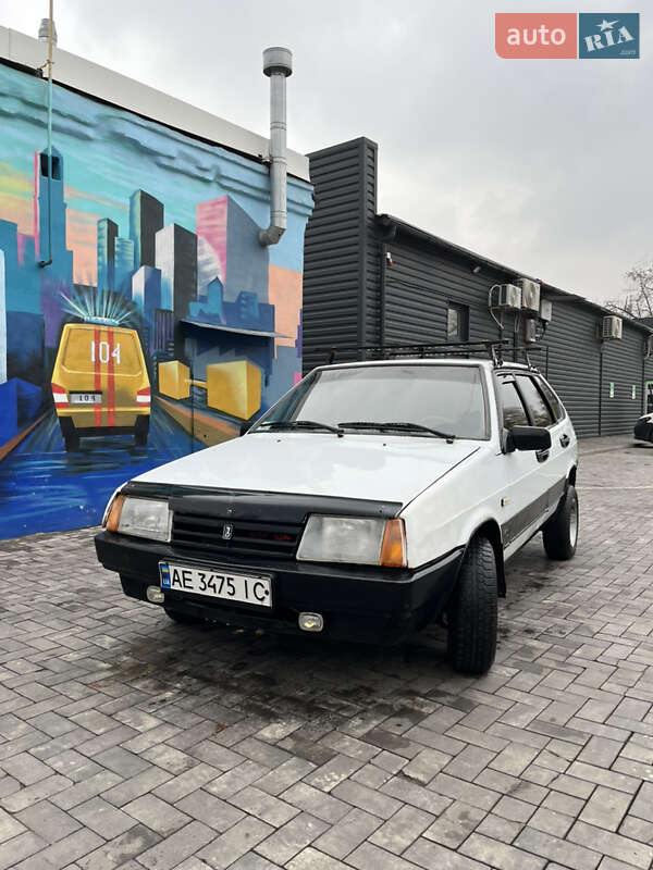 Хэтчбек ВАЗ / Lada 2109 1990 в Кривом Роге фото 4 Хэтчбек ВАЗ / Lada 2109 1990 в Кривом Роге