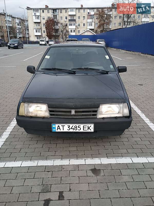 Хэтчбек ВАЗ / Lada 2109 2003 в Калуше фото 4 Хэтчбек ВАЗ / Lada 2109 2003 в Калуше