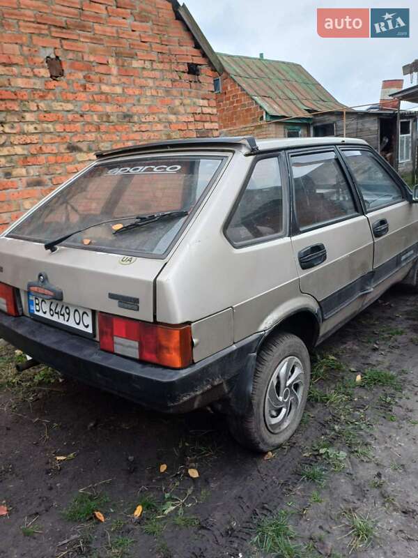 Хэтчбек ВАЗ / Lada 2109 1999 в Полтаве