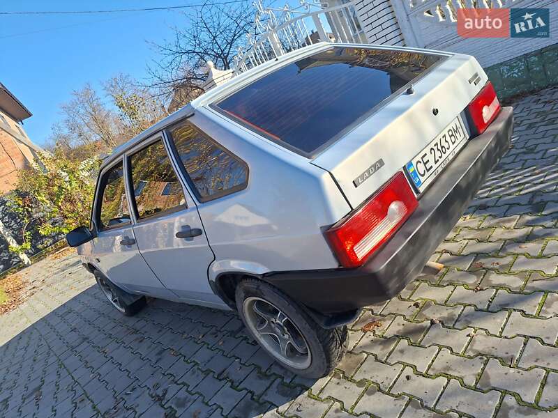 Хетчбек ВАЗ / Lada 2109 2004 в Чернівцях