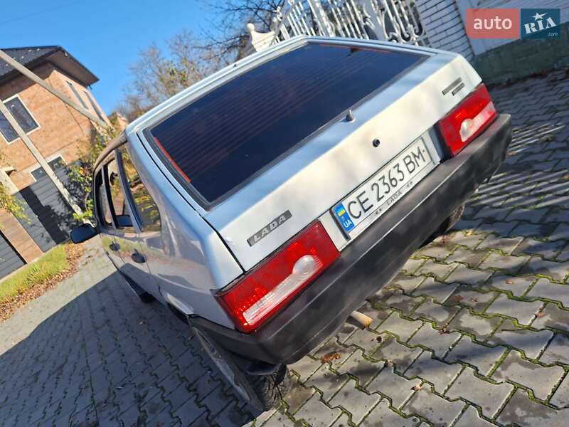 Хетчбек ВАЗ / Lada 2109 2004 в Чернівцях