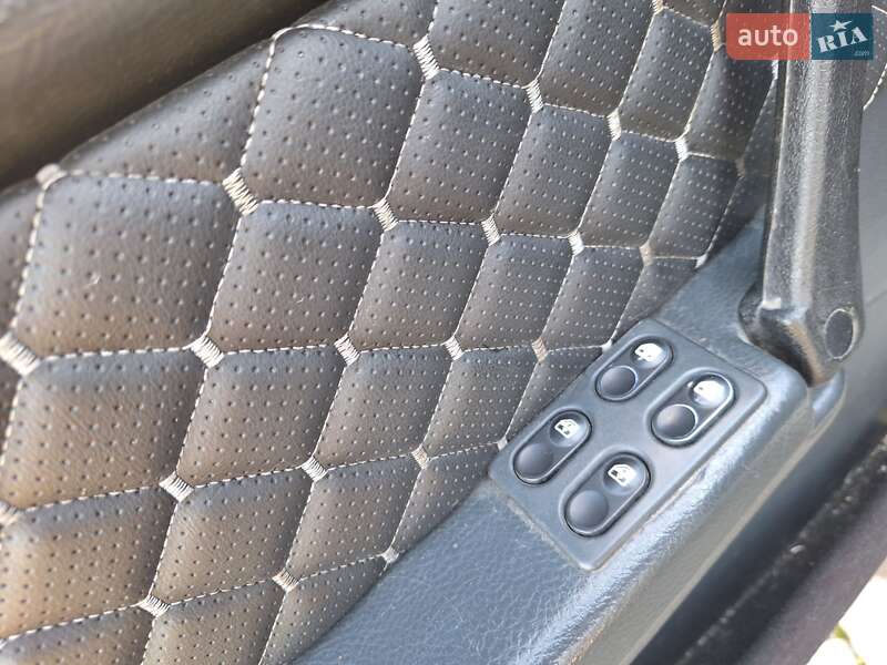 Хетчбек ВАЗ / Lada 2109 2004 в Чернівцях