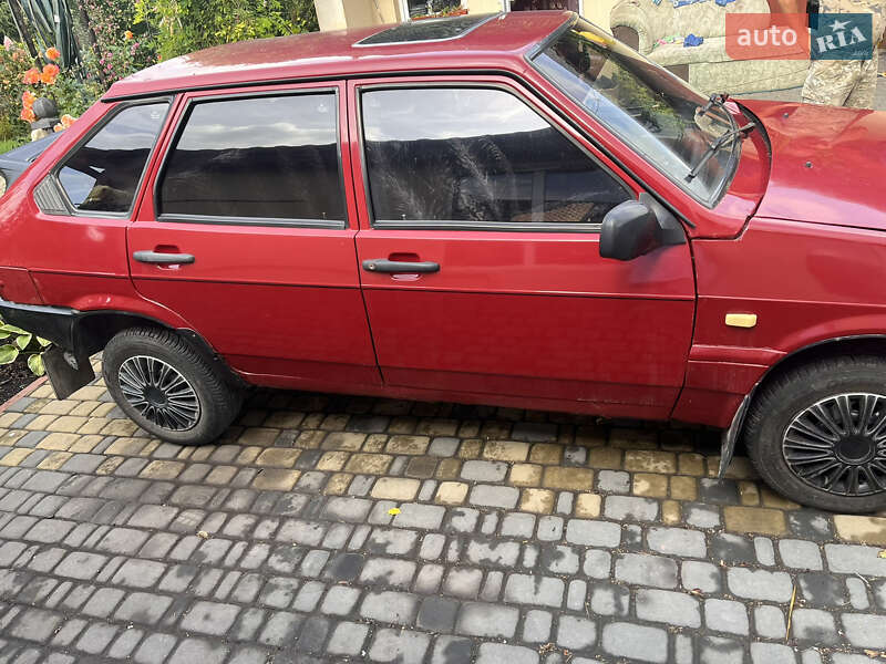 Хетчбек ВАЗ / Lada 2109 1990 в Буську фото 9 Хетчбек ВАЗ / Lada 2109 1990 в Буську