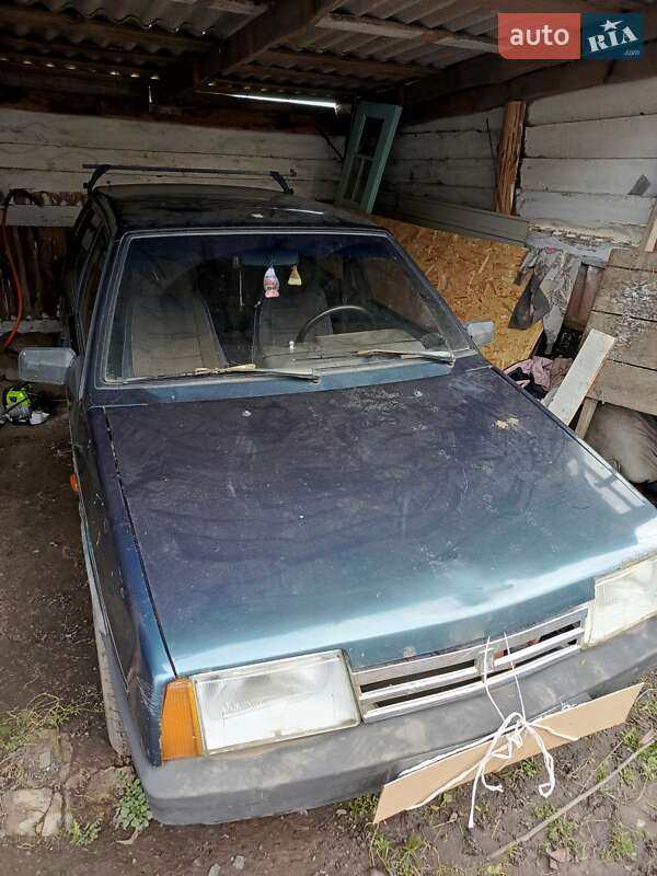 Хэтчбек ВАЗ / Lada 2109 2005 в Чуднове фото 4 Хэтчбек ВАЗ / Lada 2109 2005 в Чуднове