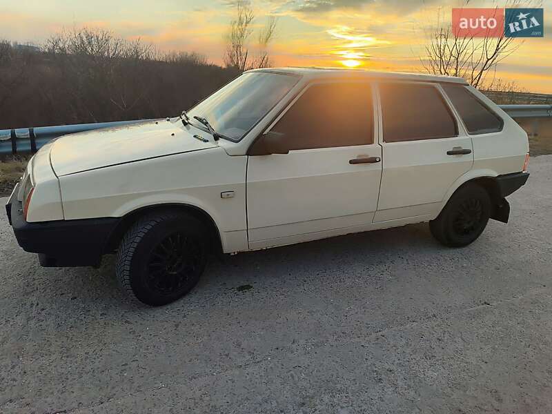 Хетчбек ВАЗ / Lada 2109 1993 в Городку фото 2 Хетчбек ВАЗ / Lada 2109 1993 в Городку