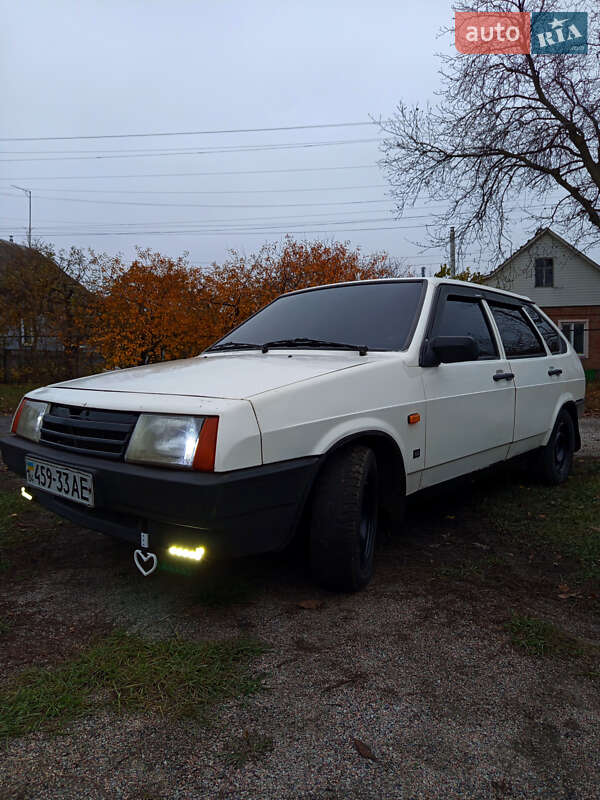Хетчбек ВАЗ / Lada 2109 1990 в Полтаві фото Хетчбек ВАЗ / Lada 2109 1990 в Полтаві