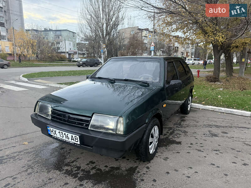 Хэтчбек ВАЗ / Lada 2109 2003 в Запорожье