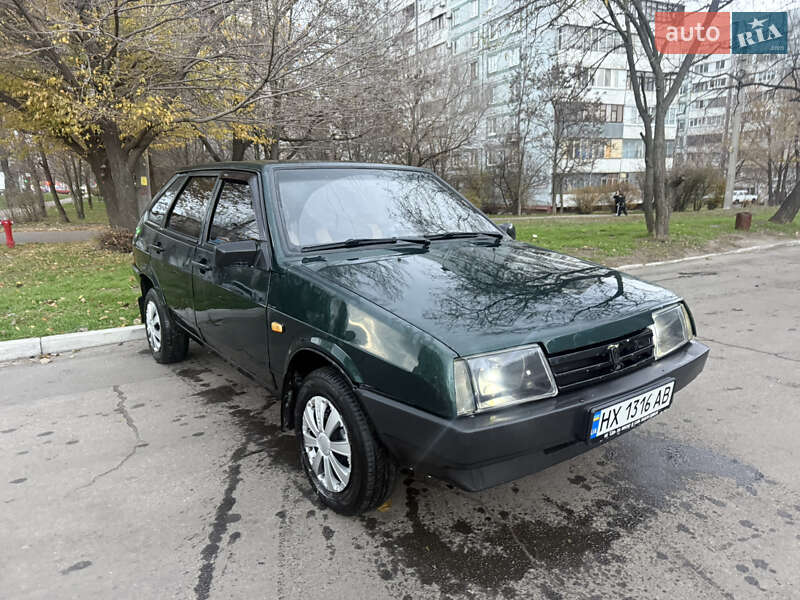 Хэтчбек ВАЗ / Lada 2109 2003 в Запорожье