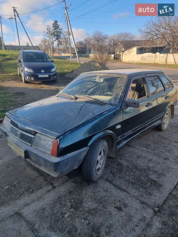 Хэтчбек ВАЗ / Lada 2109 2003 в Черновцах фото 2 Хэтчбек ВАЗ / Lada 2109 2003 в Черновцах