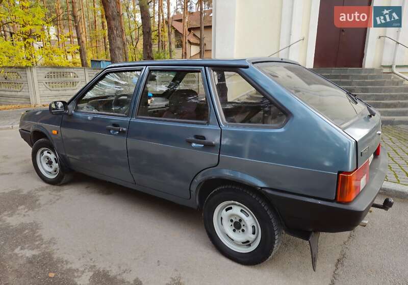 Хетчбек ВАЗ / Lada 2109 2002 в Новомосковську