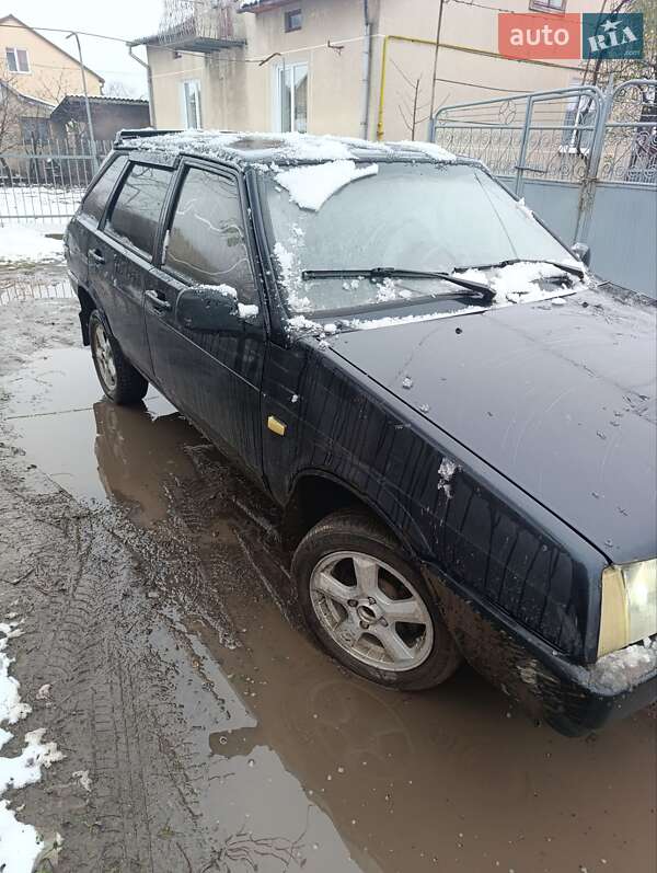 Хэтчбек ВАЗ / Lada 2109 2003 в Бродах