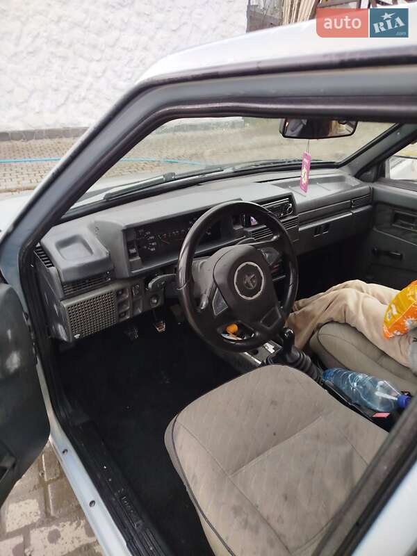 Хэтчбек ВАЗ / Lada 2109 2004 в Косове