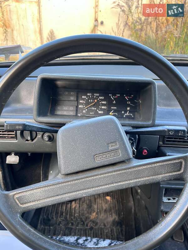 Хетчбек ВАЗ / Lada 2109 1993 в Чернівцях фото 7 Хетчбек ВАЗ / Lada 2109 1993 в Чернівцях