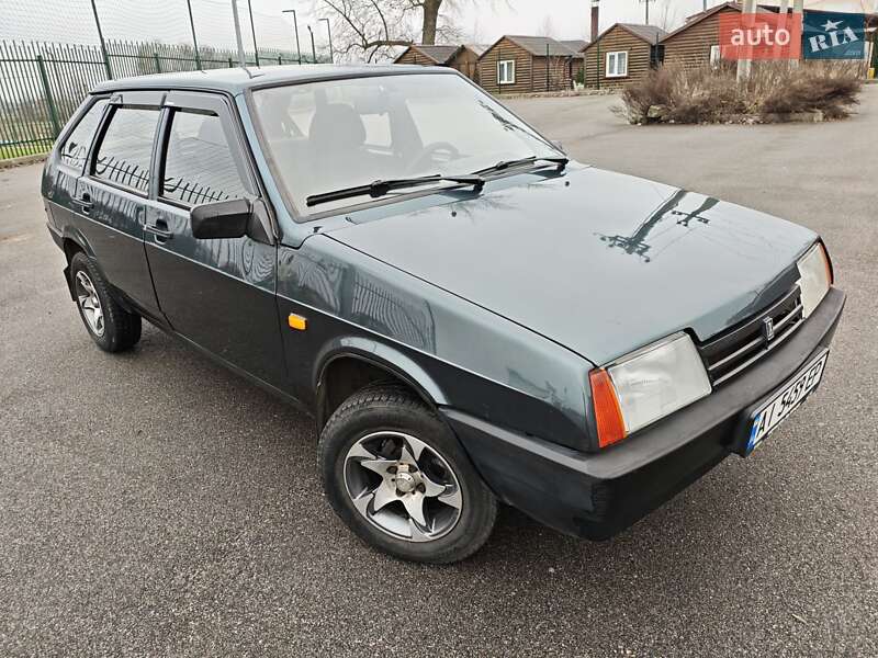 Хэтчбек ВАЗ / Lada 2109 2004 в Броварах