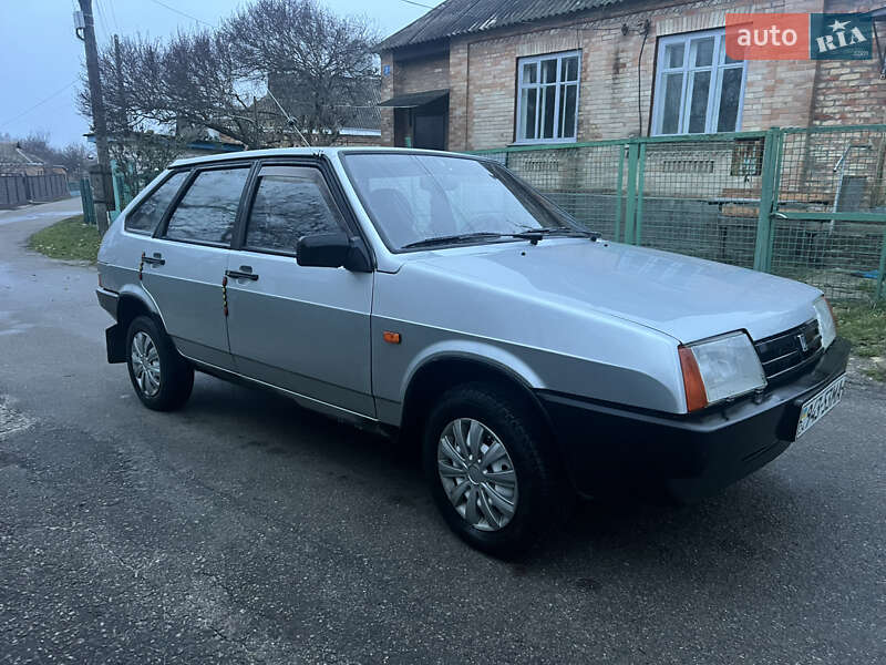 Хетчбек ВАЗ / Lada 2109 2003 в Каневі