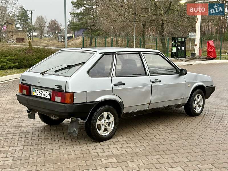 Хэтчбек ВАЗ / Lada 2109 2001 в Киеве