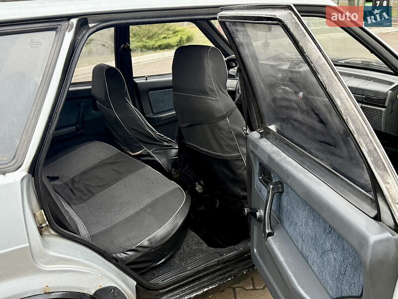 Хэтчбек ВАЗ / Lada 2109 2001 в Киеве