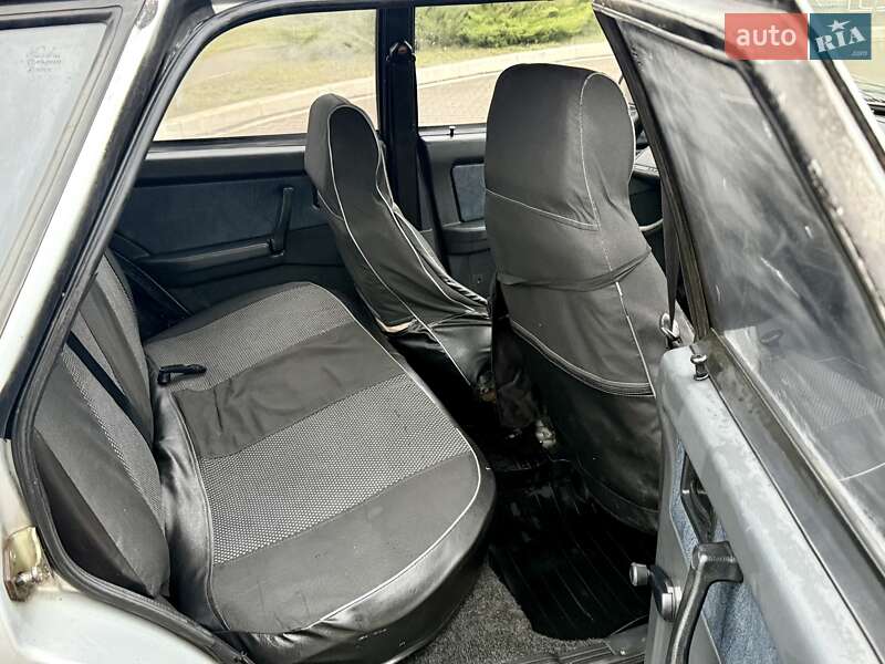 Хэтчбек ВАЗ / Lada 2109 2001 в Киеве