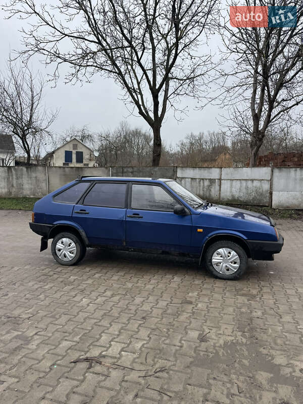Хетчбек ВАЗ / Lada 2109 2001 в Чернівцях