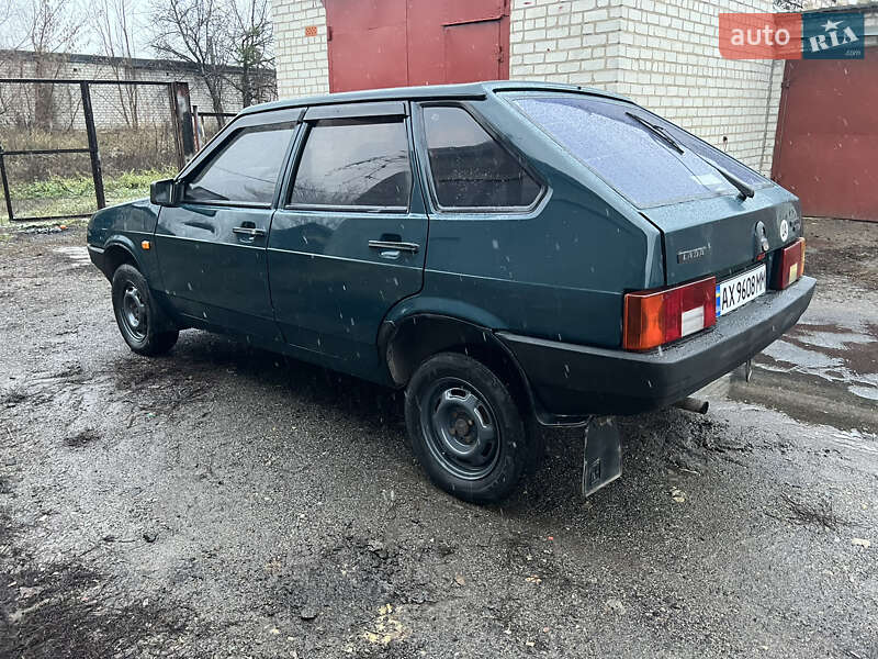 Хэтчбек ВАЗ / Lada 2109 2004 в Харькове