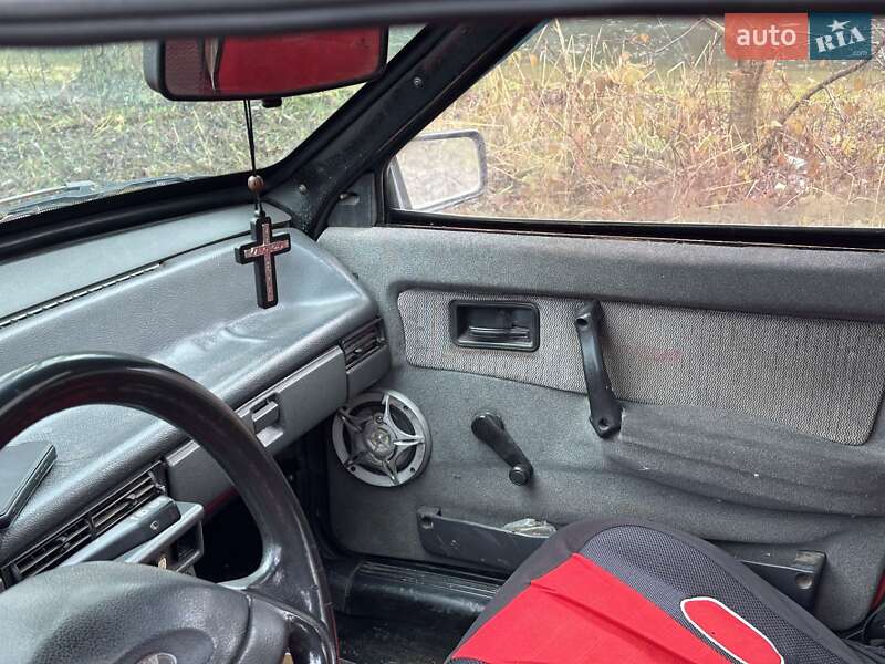 Хэтчбек ВАЗ / Lada 2109 1992 в Черновцах