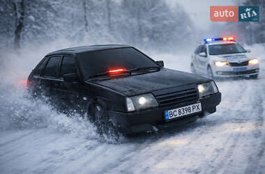 Хэтчбек ВАЗ / Lada 2109 2003 в Львове