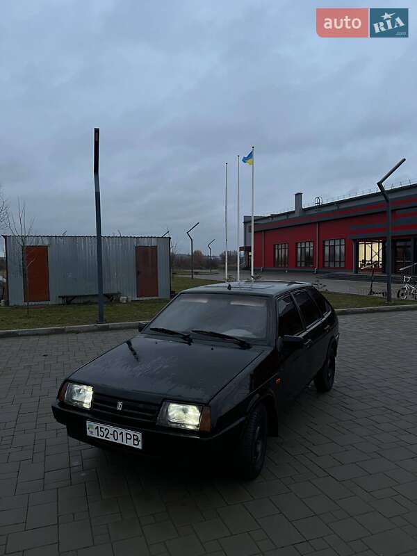ВАЗ / Lada 2109 1988 ВАЗ / Lada 2109 1988