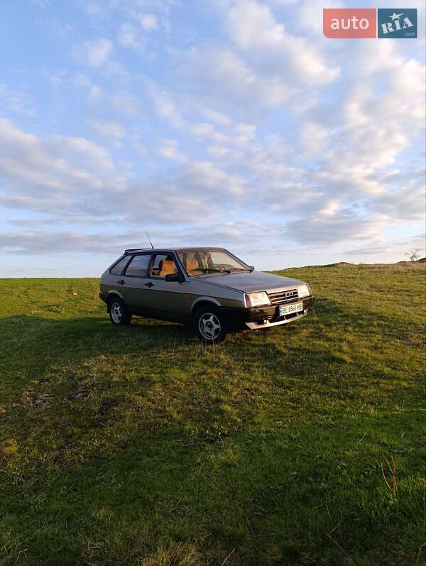 Хетчбек ВАЗ / Lada 2109 1993 в Южноукраїнську