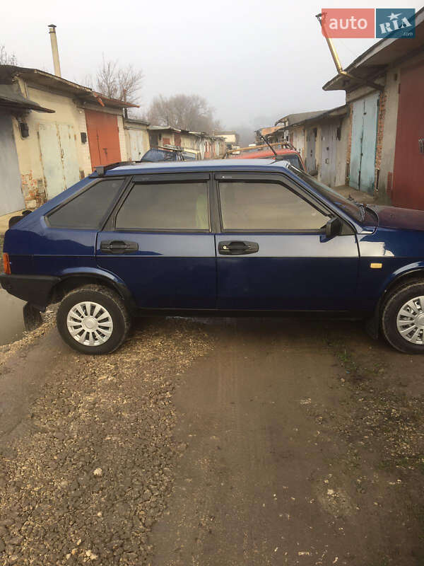 Хэтчбек ВАЗ / Lada 2109 2003 в Тернополе