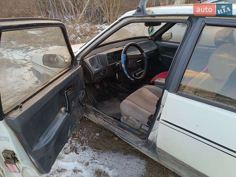 Хэтчбек ВАЗ / Lada 2109 1992 в Стрые фото 5 Хэтчбек ВАЗ / Lada 2109 1992 в Стрые