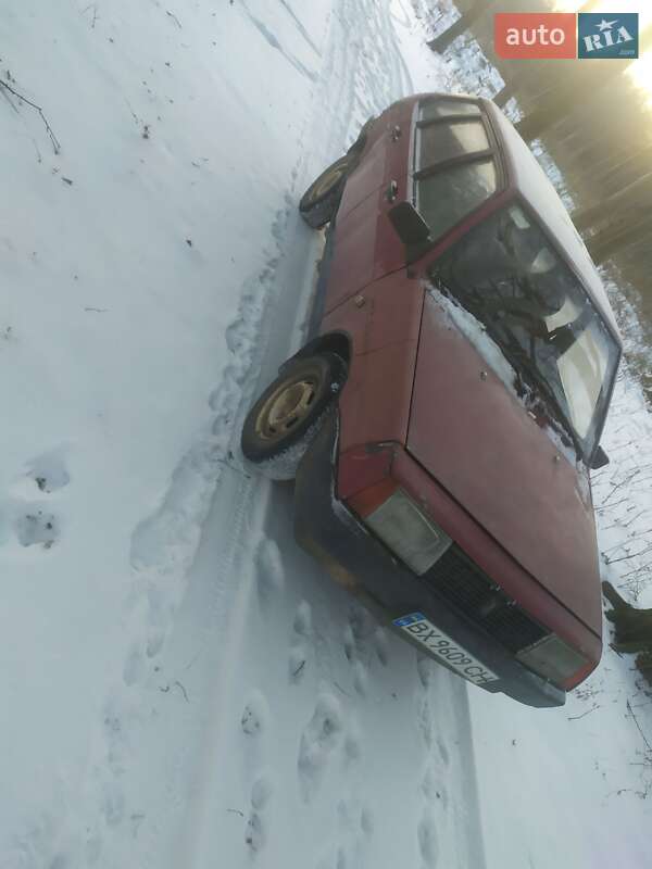 Хэтчбек ВАЗ / Lada 2109 1989 в Красилове фото Хэтчбек ВАЗ / Lada 2109 1989 в Красилове