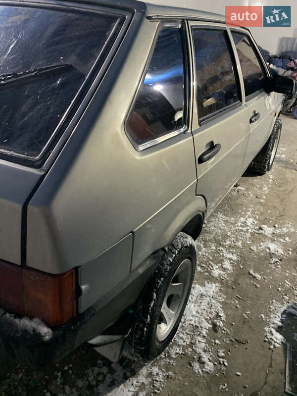 Хэтчбек ВАЗ / Lada 2109 2006 в Теофиполе фото 19 Хэтчбек ВАЗ / Lada 2109 2006 в Теофиполе