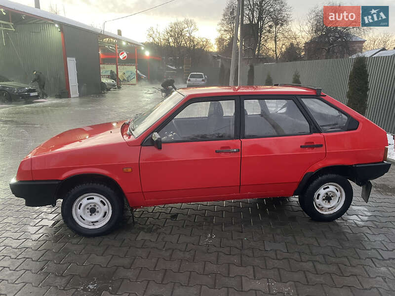 Хетчбек ВАЗ / Lada 2109 1988 в Чернівцях