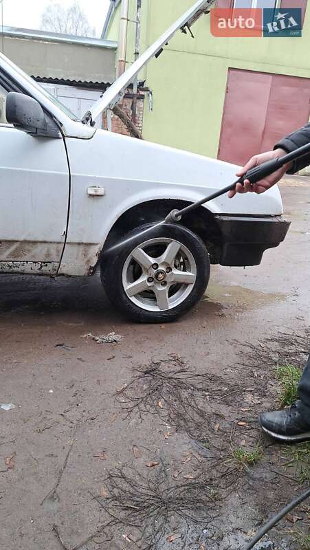 Хэтчбек ВАЗ / Lada 2109 1993 в Сокале