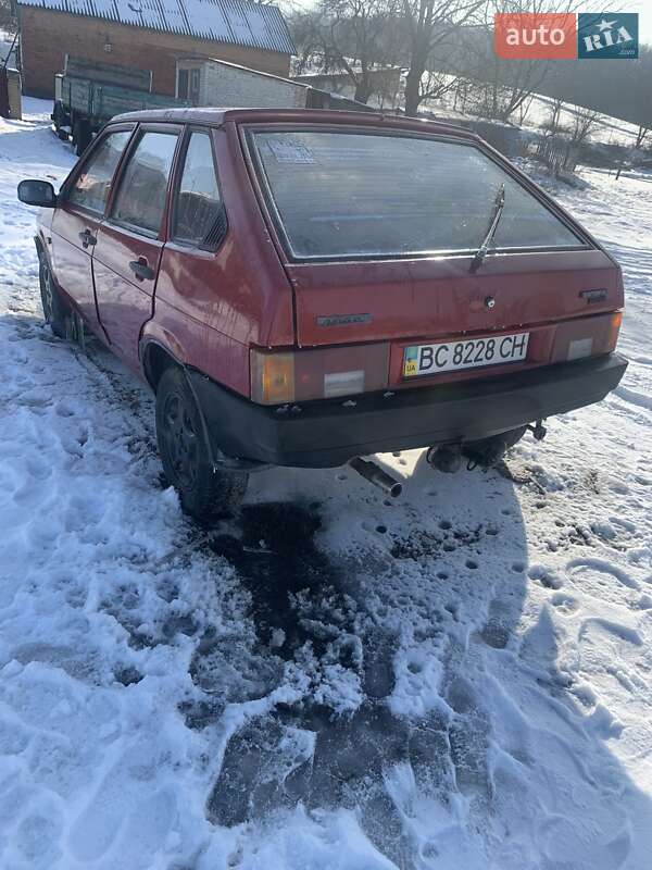 Хэтчбек ВАЗ / Lada 2109 1990 в Львове фото 2 Хэтчбек ВАЗ / Lada 2109 1990 в Львове