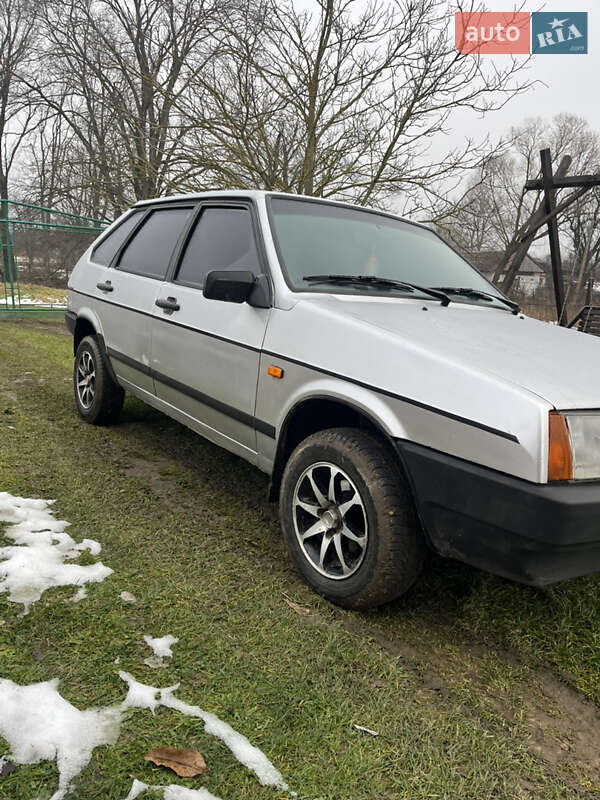 Хэтчбек ВАЗ / Lada 2109 2002 в Дрогобыче