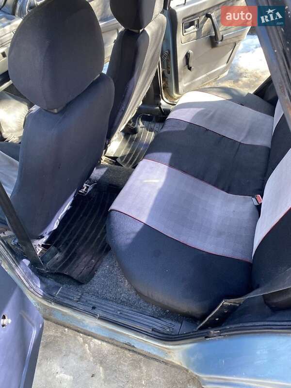 Хэтчбек ВАЗ / Lada 2109 2002 в Ровно фото 4 Хэтчбек ВАЗ / Lada 2109 2002 в Ровно
