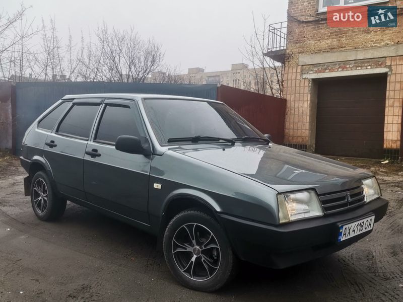 Хэтчбек ВАЗ / Lada 2109 2004 в Харькове