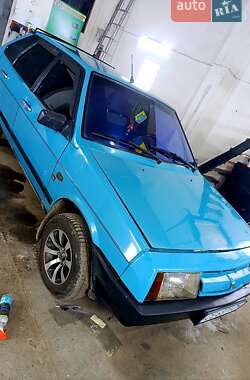 Хетчбек ВАЗ 2109 1992 в Чернівцях