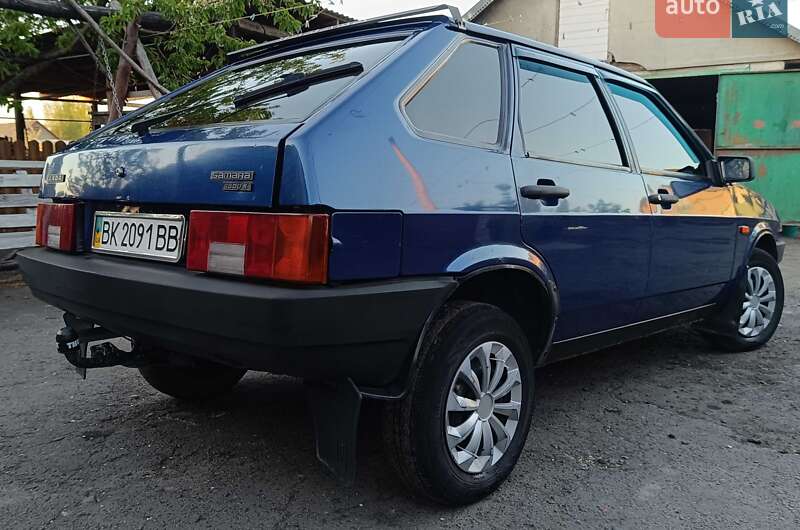 Хэтчбек ВАЗ / Lada 2109 2003 в Рафаловке